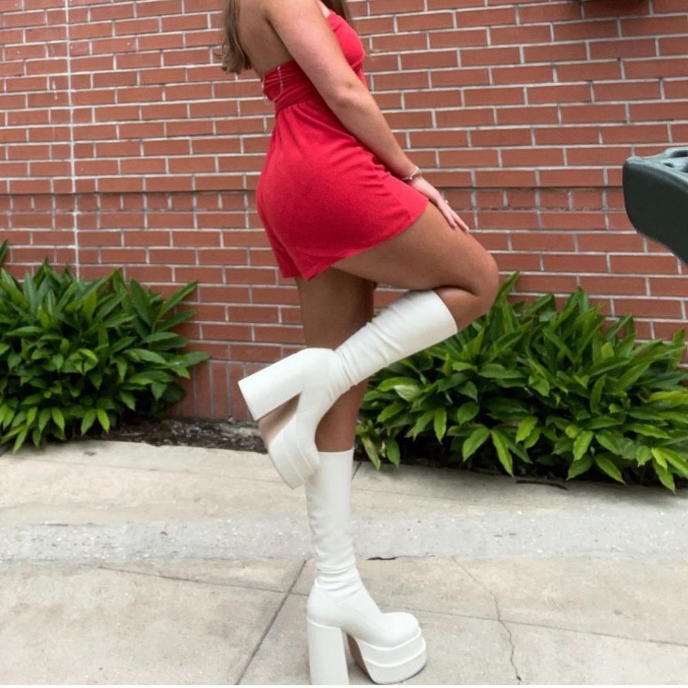 SOLD!! Steve Madden Cypress Heels